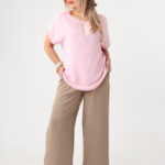 Różowa gładka bluzka plus size z krótkim rękawem 44-52 (5)