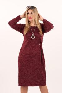 Sukienka na co dzień plus size bordowa – moda dla puszystych