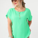 Zielona gładka bluzka plus size z krótkim rękawem