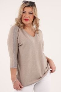 Beżowy sweter ze srebrną nitką