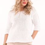 Biały sweter dziergany plus size