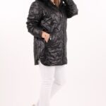 Czarna pikowana kurtka z zamkami po bokach