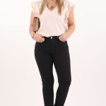 czarne-jeansy-plus-size-modelujace-push-up (4)