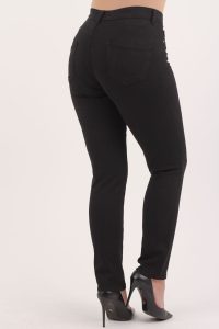Czarne jeansy plus size