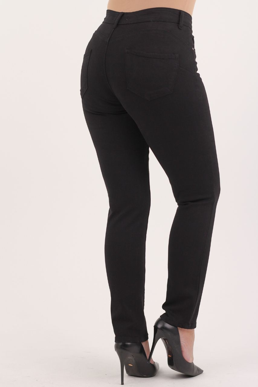 Czarne jeansy plus size