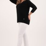 czarny-sweter-ze-srebrna-nitka (2)