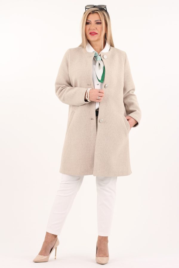 Elegancki płaszcz ze srebrną nitką beżowy