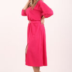 fuksjowa-sukienka-z-paskiem-i-rozcieciem (3)