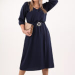 granatowa-sukienka-z-paskiem-i-rozcieciem (4)