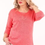 Koralowy sweter dziergany plus size