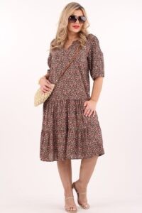 Kwiecista sukienka z falbanami czarno-czerwona