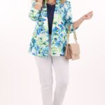 Niebieski prosty żakiet w kwiaty