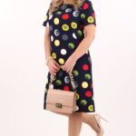 prosta-elegancka-sukienka-z-kieszeniami-granatowa-w-groszki (9)