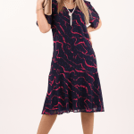 Sukienka szyfonowa na wesele granatowa w różowe wzory