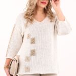 Sweter dziergany zdobiony wzorem