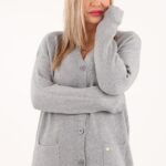szary-sweterek-zapinany-na-guziki-plus-size (8)