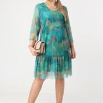 zielono-rozowa-prosta-sukienka-z-falbana-na-dole (4)