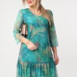 Zielono-różowa prosta sukienka z falbaną na dole