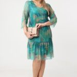 zielono-rozowa-prosta-sukienka-z-falbana-na-dole (6)