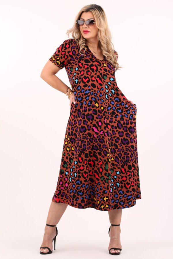 zwiewna-sukienka-oversize-brazowa-w-panterke (6)