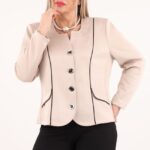 Elegancki beżowy zamszowy żakiet damski 