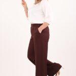 biala-bluzka-z-zakladkami-na-dekolcie (5)