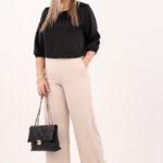 czarna-bluzka-z-zakladkami-na-dekolcie (5)