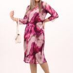 elegancka-rozowa-sukienka-wyszczuplajaca-brzuch (10)