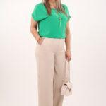 elegancka-zielona-bluzka-z-naszyjnikiem (8)