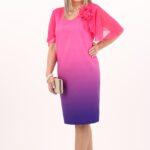 fioletowa-sukienka-z-kwiatem-na-ramieniu (6)