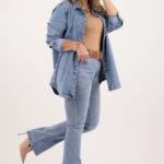 Koszula jeansowa plus size z ozdobnymi guzikami