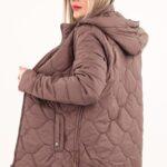 Kurtka z regulowaną długością pikowana brązowa