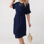 luzna-sukienka-wiazana-w-talii-granatowa (4)