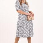 wzorzysta-sukienka-w-biale-kwiaty (10)