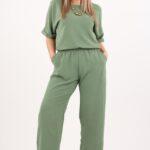 Zielony kombinezon na wesele z szerokimi nogawkami