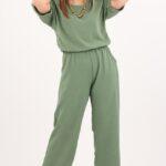 zielony-kombinezon-na-wesele-z-szerokimi-nogawkami (7)