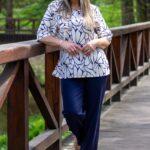 Granatowo-beżowy elegancki komplet spodnie i bluzka