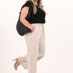 Szerokie cienkie spodnie beżowe (10)