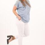 bawelniana-bluzka-z-koronka-na-rekawach-niebieska (9)