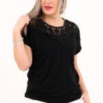 Bluzka z koronkowymi wstawkami czarna