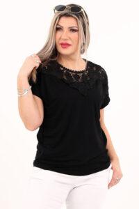 Bluzka z koronkowymi wstawkami czarna