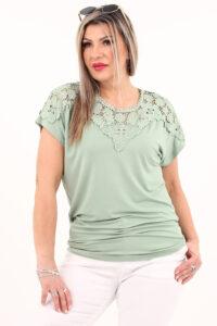 Bluzka z koronkowymi wstawkami zielona