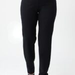 Czarne spodnie ze złotymi guzikami