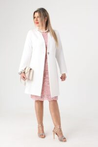 Klasyczny wizytowy płaszczyk biały