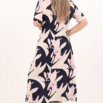 granatowa-sukienka-we-wzory-do-polowy-lydki (2)