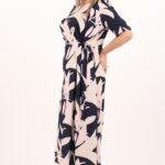 granatowa-sukienka-we-wzory-do-polowy-lydki (4)