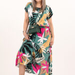 Letnia sukienka maxi plus size w duże kwiaty