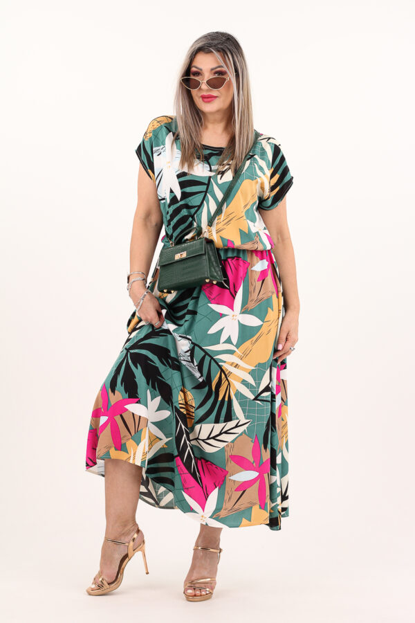 Letnia sukienka maxi plus size w duże kwiaty