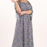 Niebieska letnia sukienka z wiązaniem na rękawach