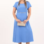 niebieska-sukienka-do-polowy-lydki-na-wesele (8)